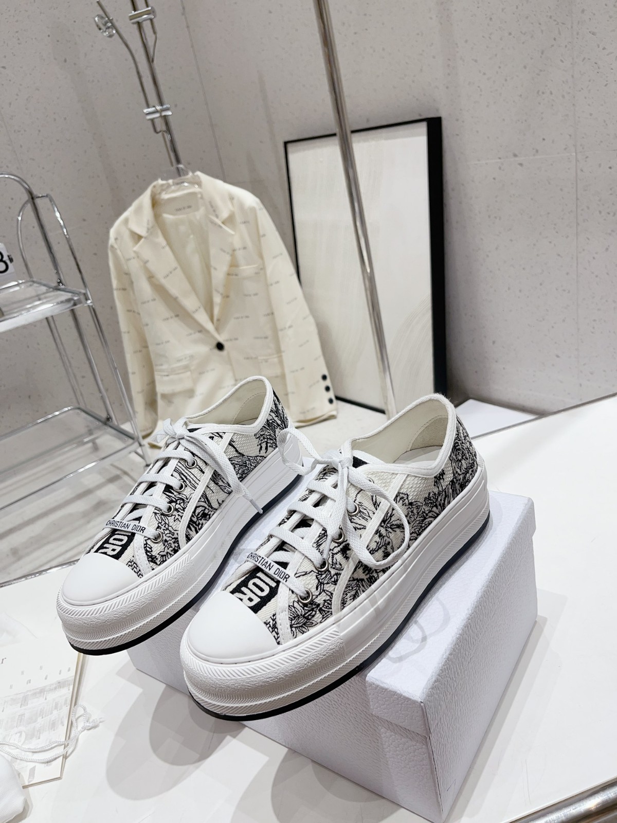 083 34123113 SIZE 35-40