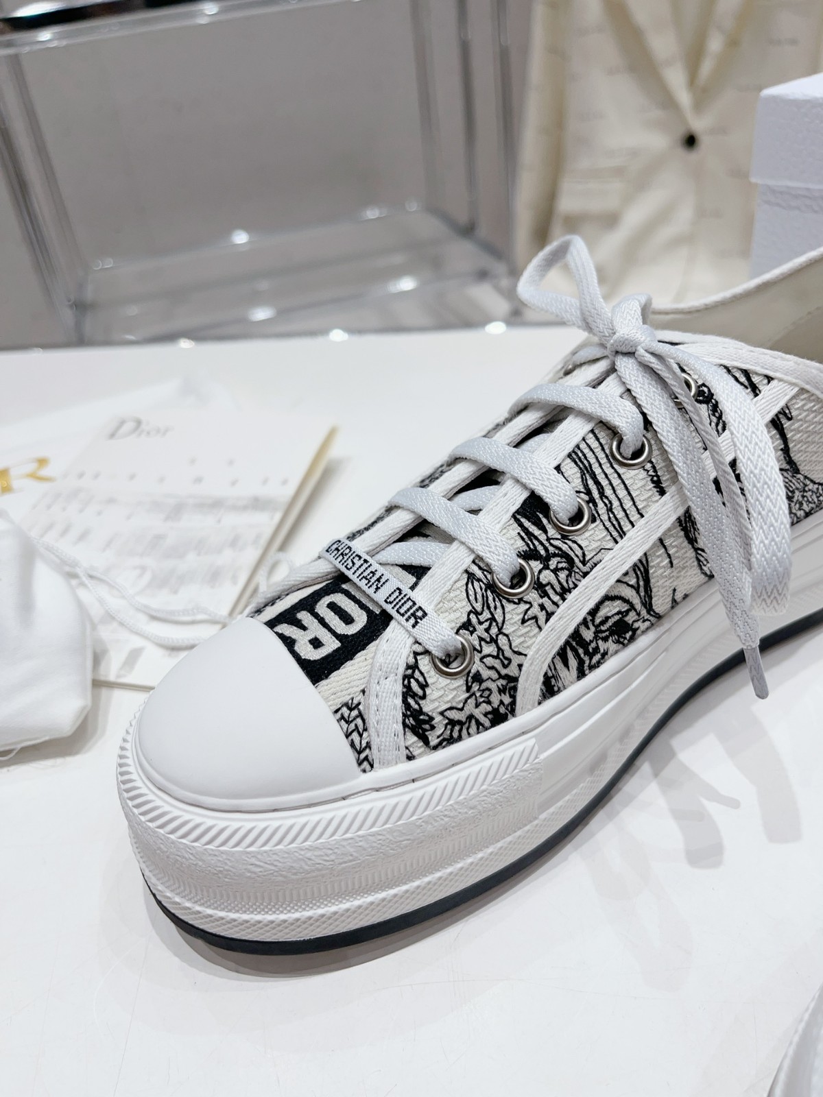 083 34123113 SIZE 35-40