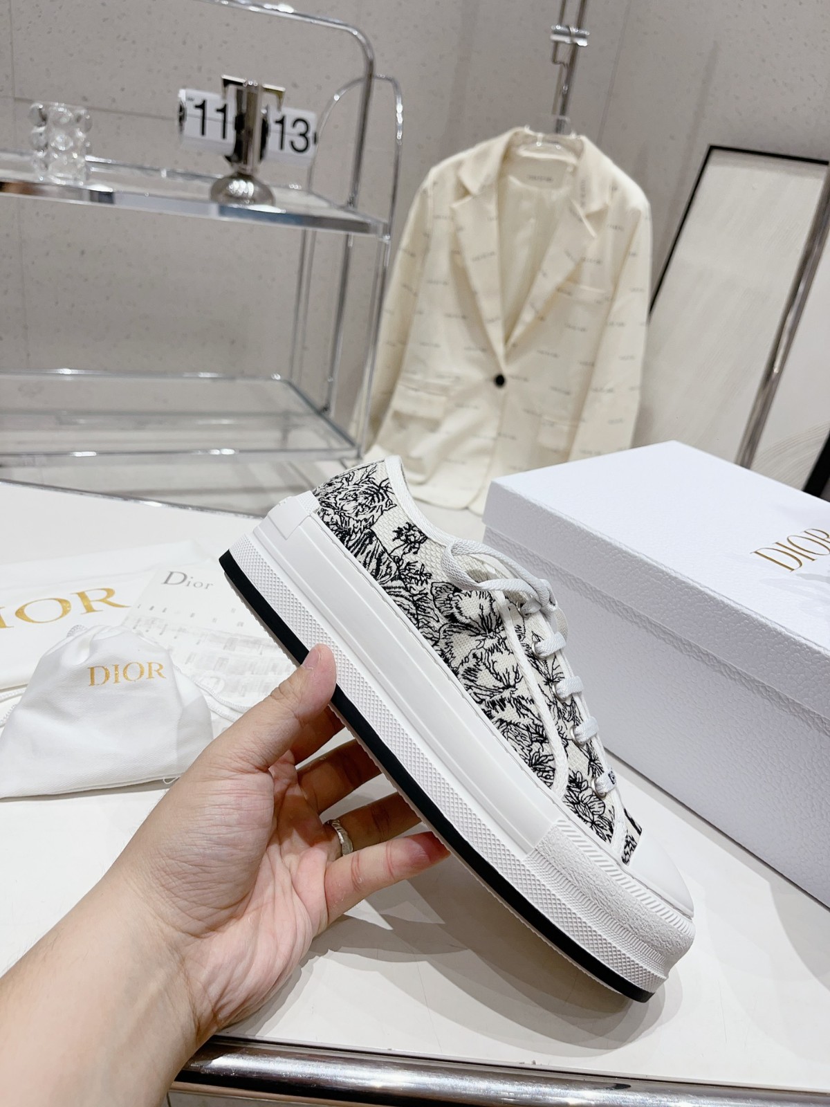 083 34123113 SIZE 35-40