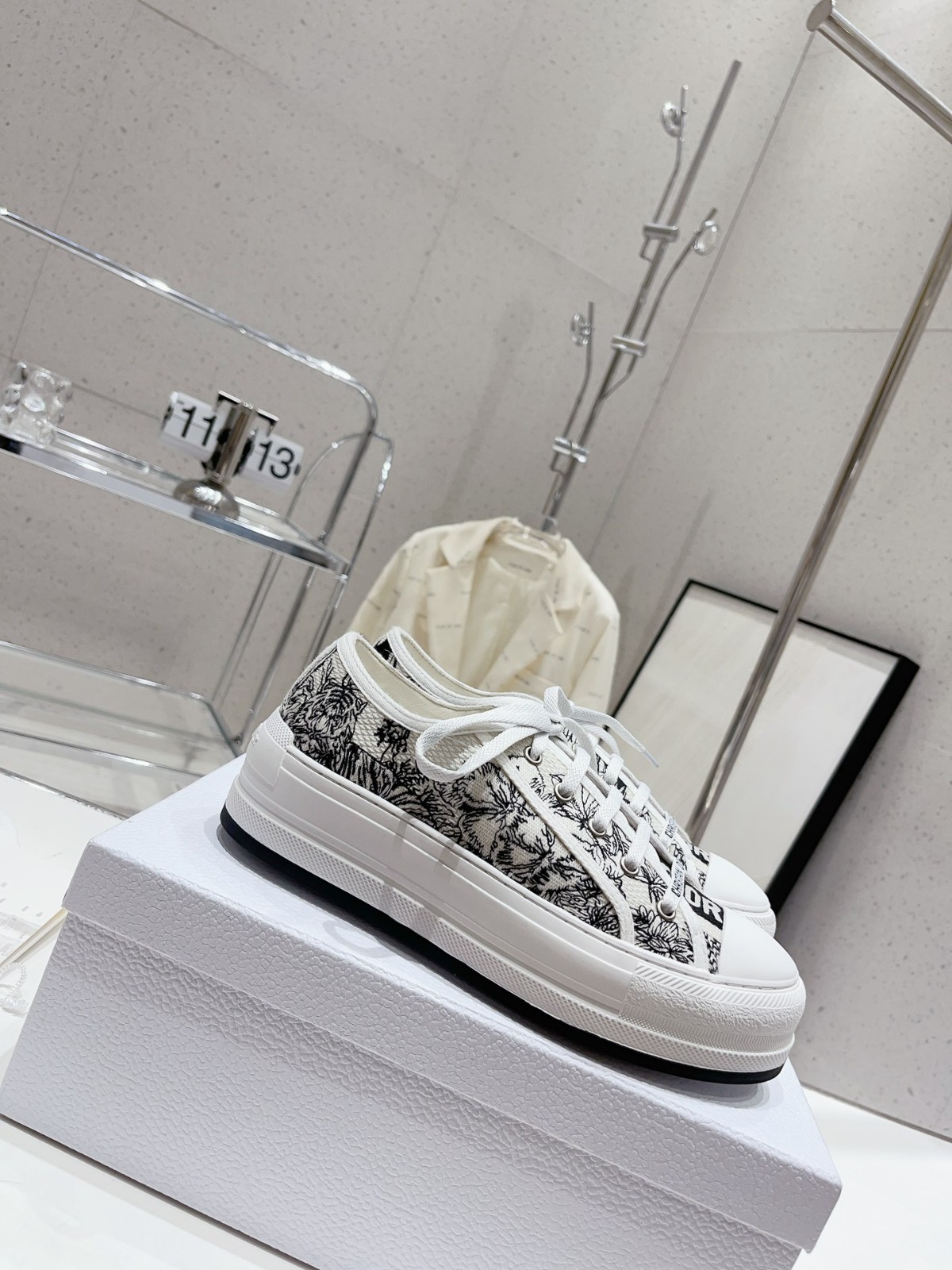 083 34123113 SIZE 35-40