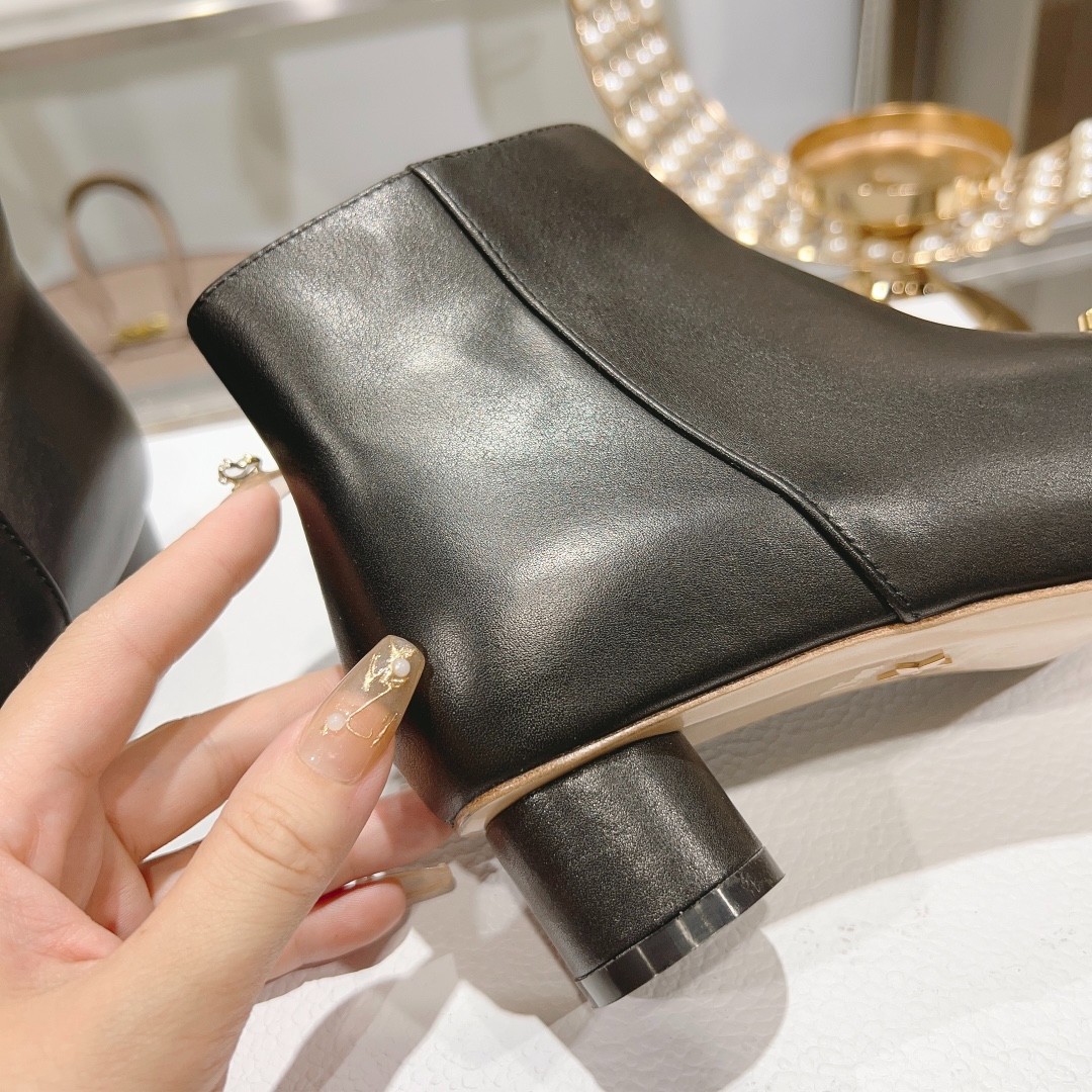 081 39123125 SIZE 35-40