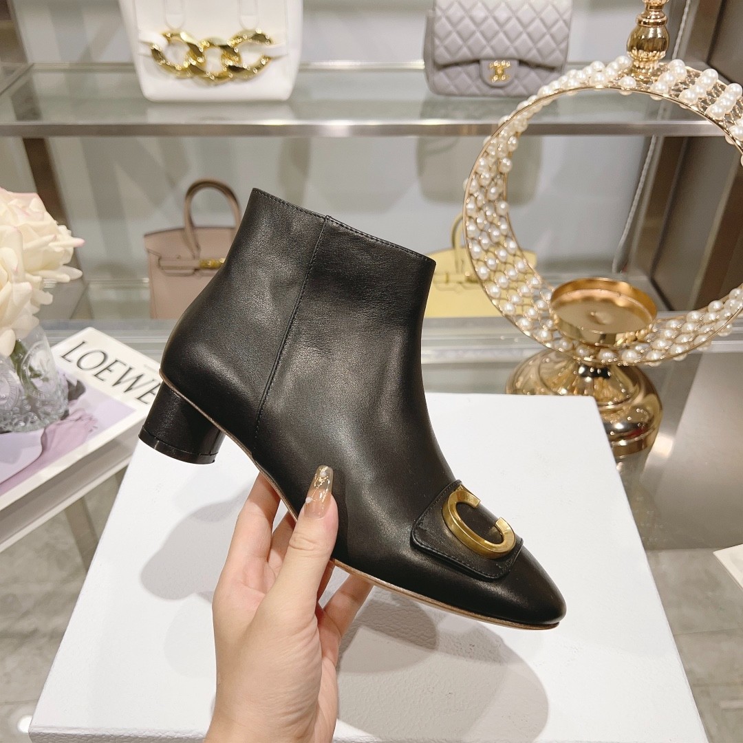081 39123125 SIZE 35-40
