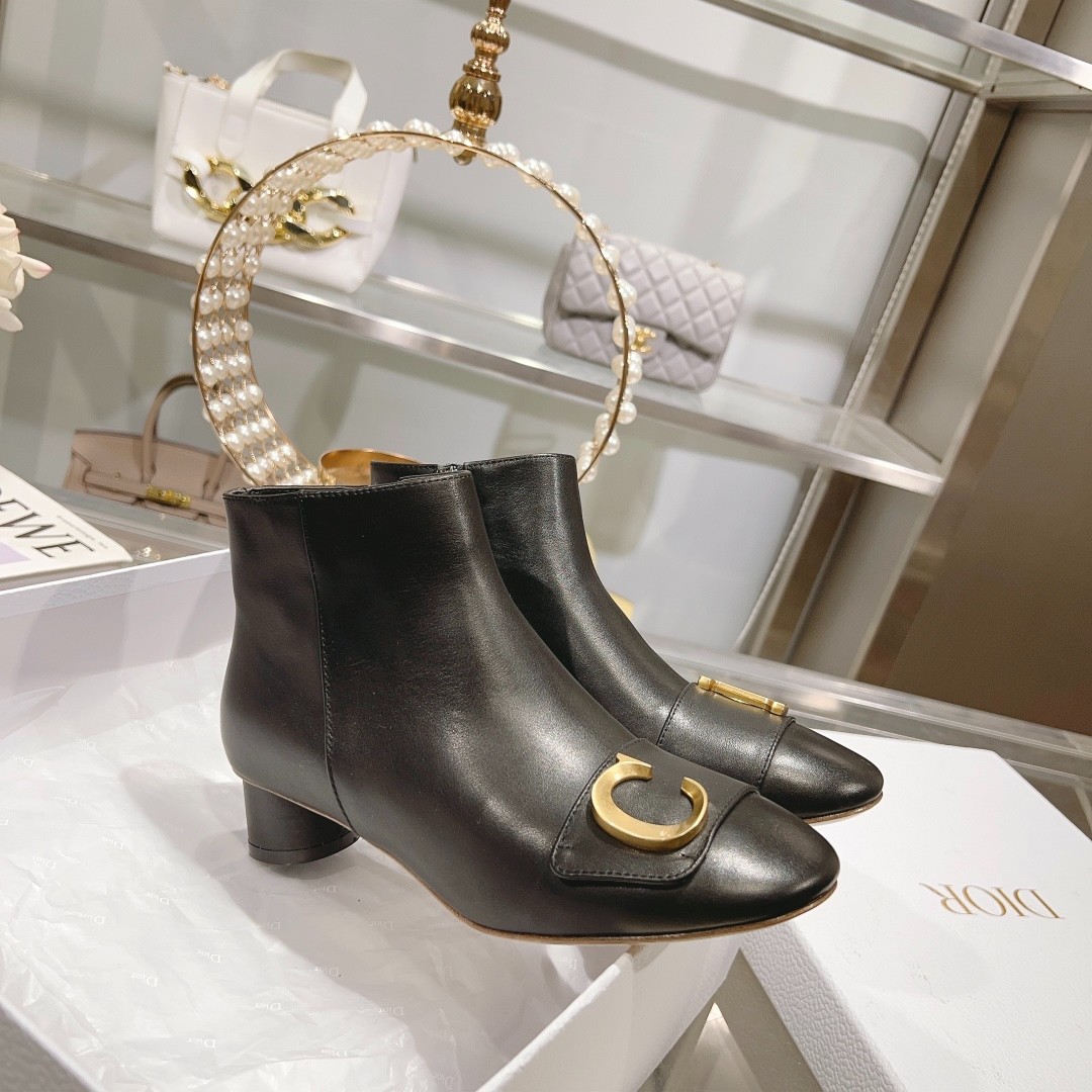 081 39123125 SIZE 35-40