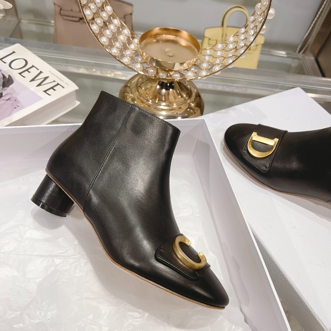 081 39123125 SIZE 35-40