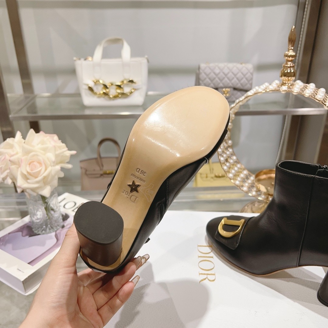 076 39123125 SIZE 35-40