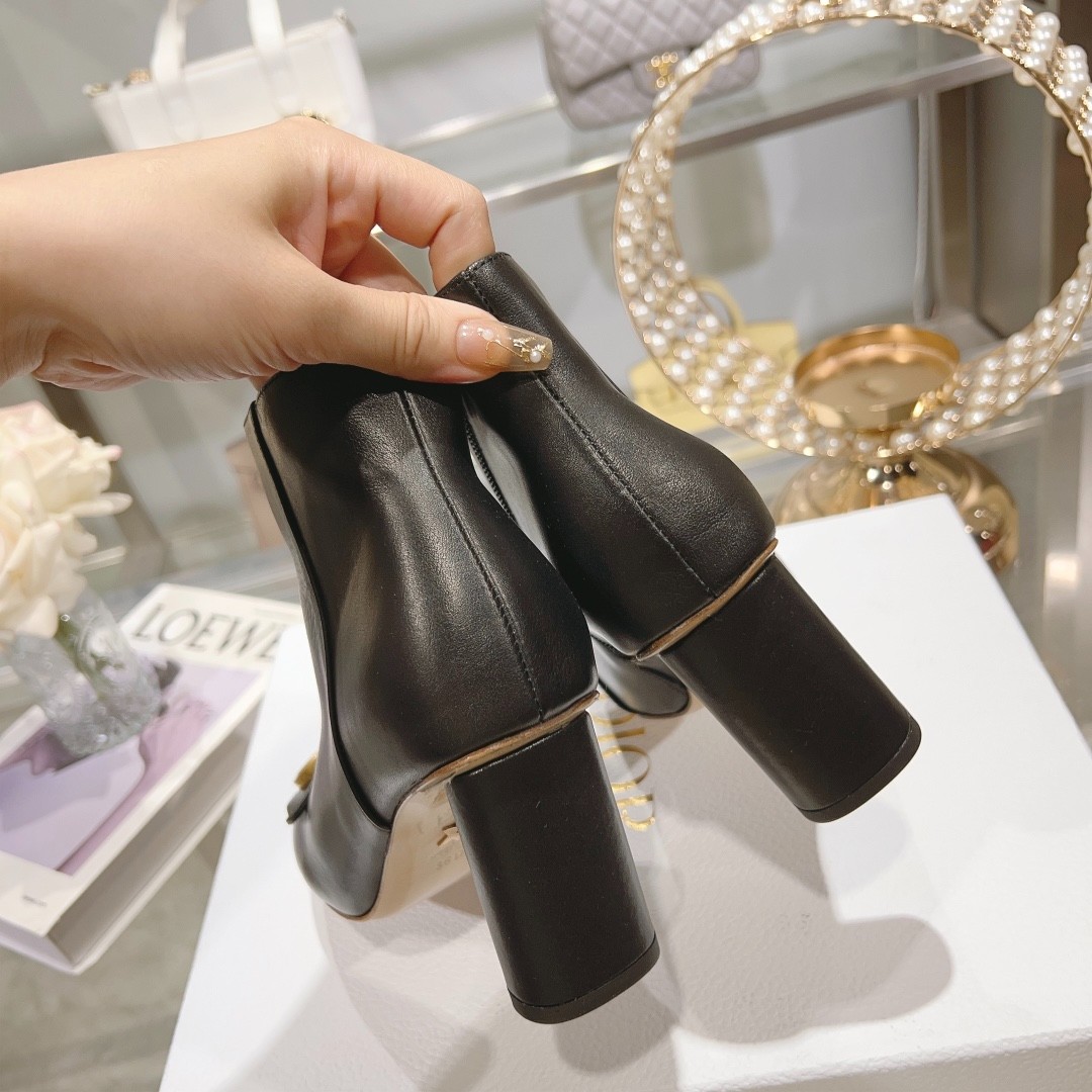 076 39123125 SIZE 35-40