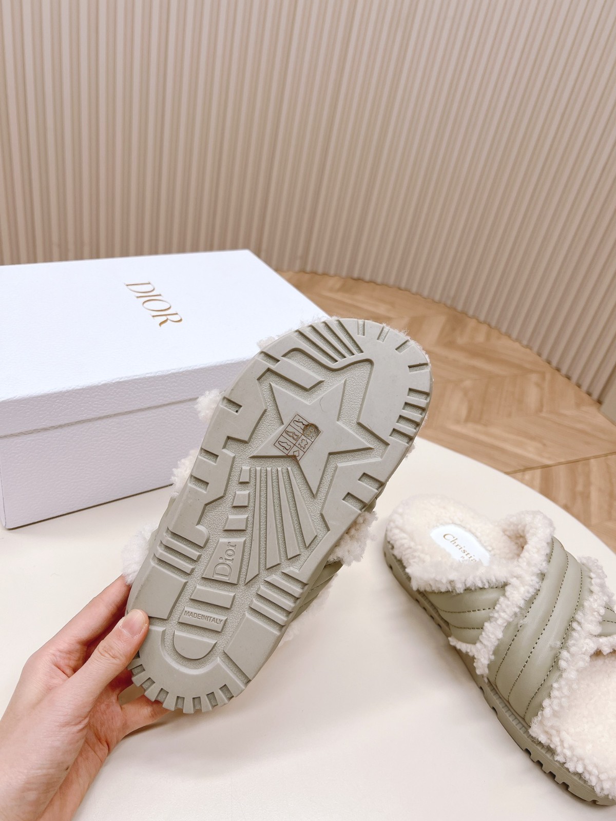 007 33123111 SIZE 35-41