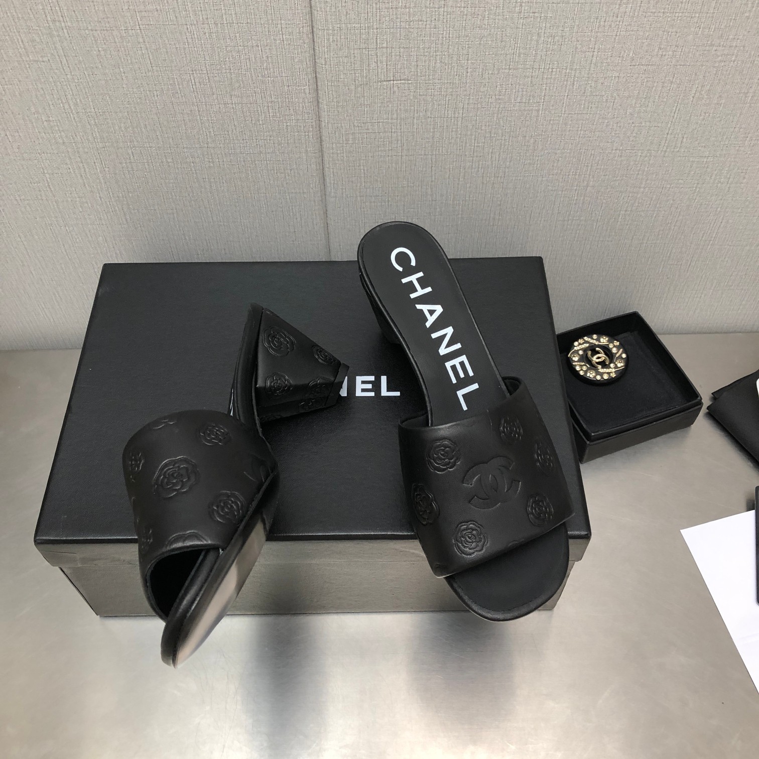 100 30123104 SIZE 35-41
