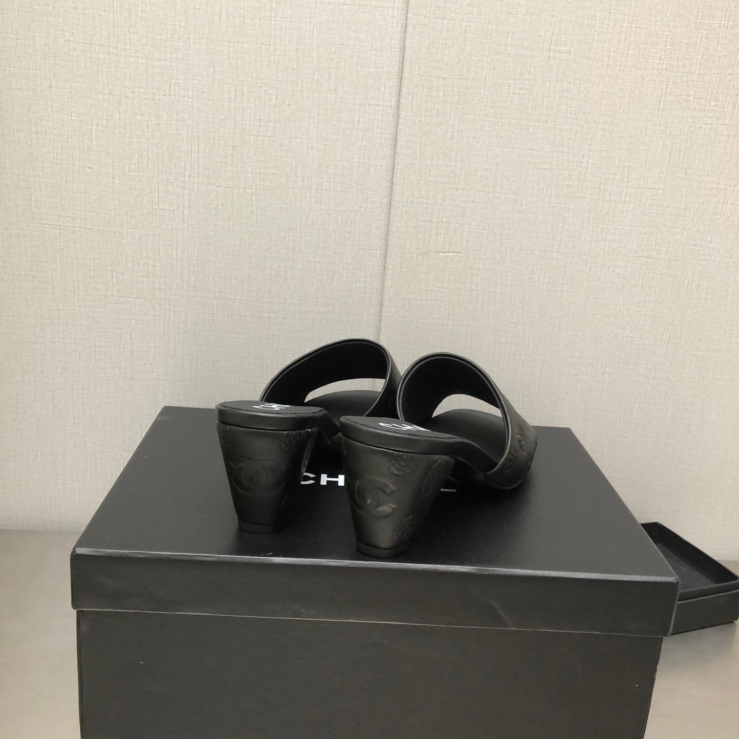 100 30123104 SIZE 35-41