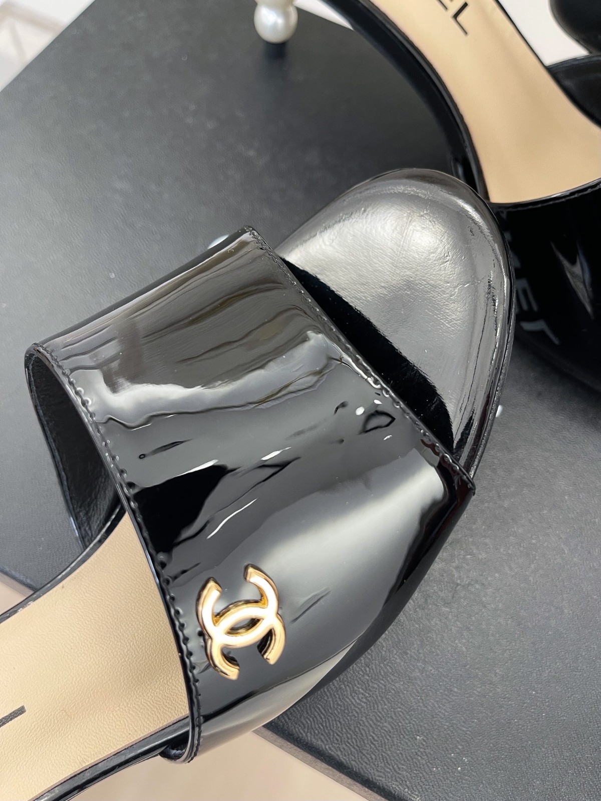 005 33123111 SIZE 35-41