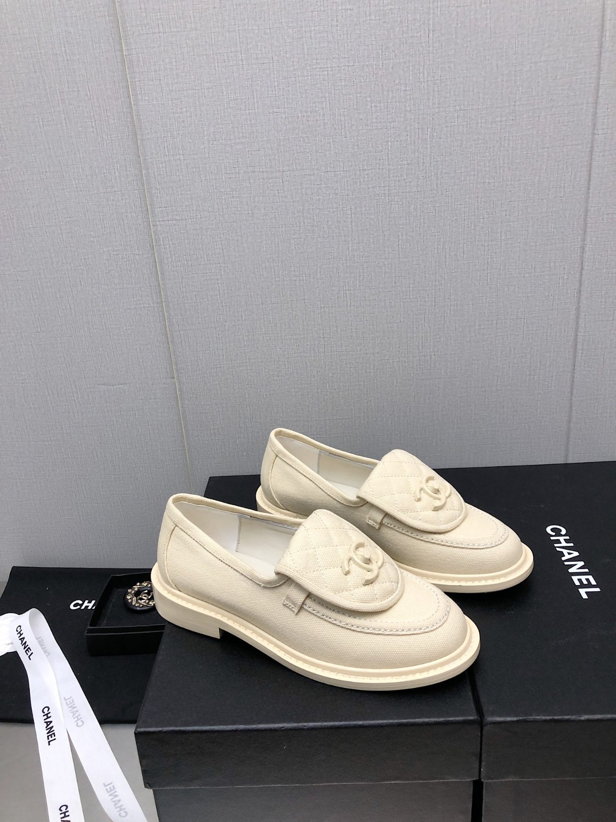 048 33123111 SIZE 35-41