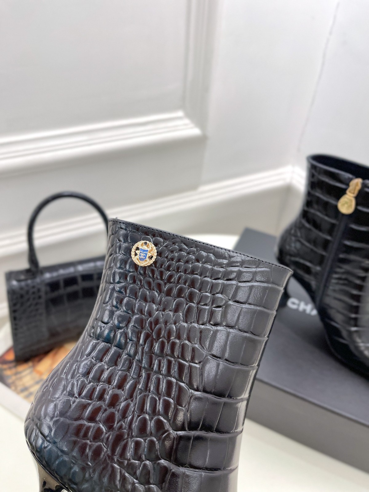007 40123127 SIZE 34-41