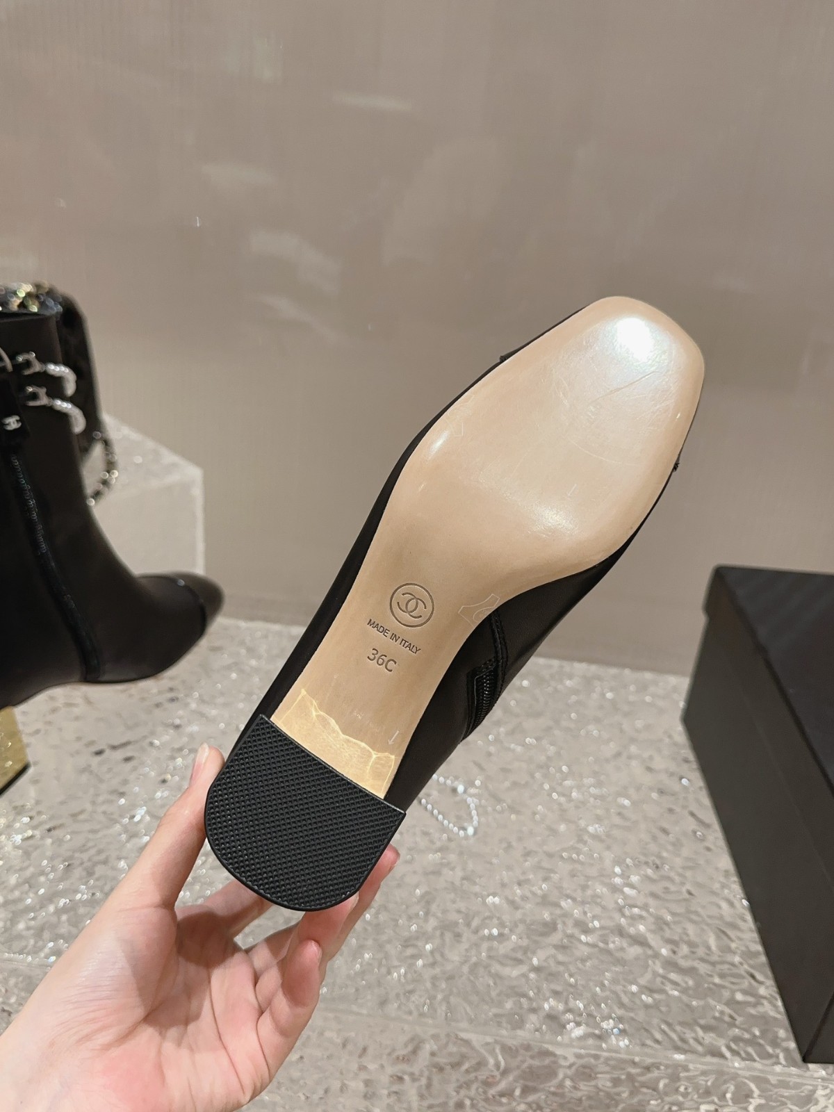 082 56123164 SIZE 34-41