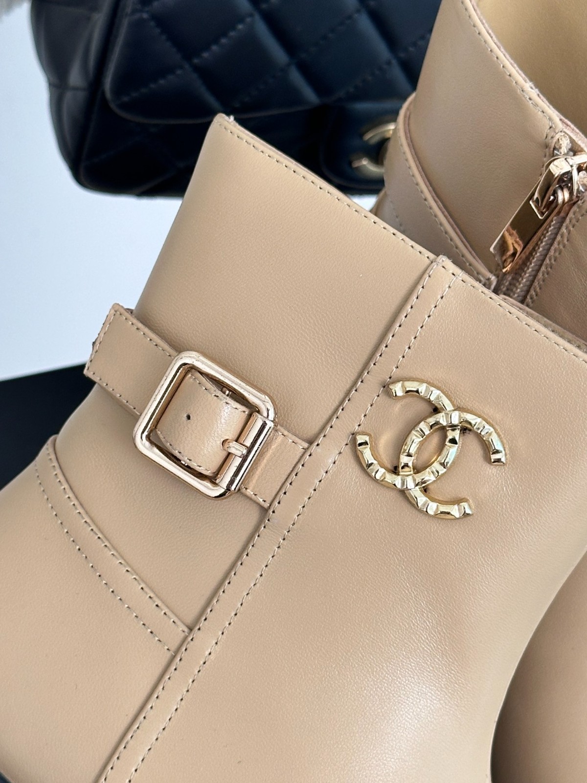 025 42123130 SIZE 35-41