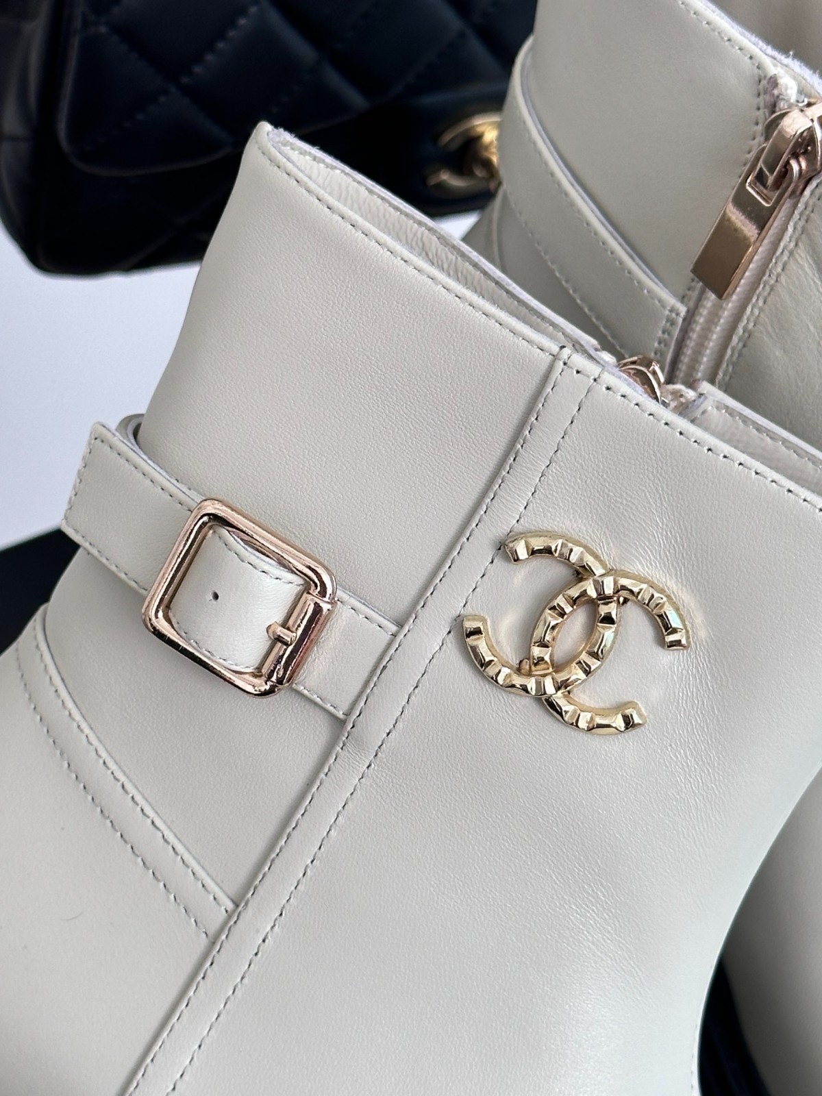 024 42123130 SIZE 35-41