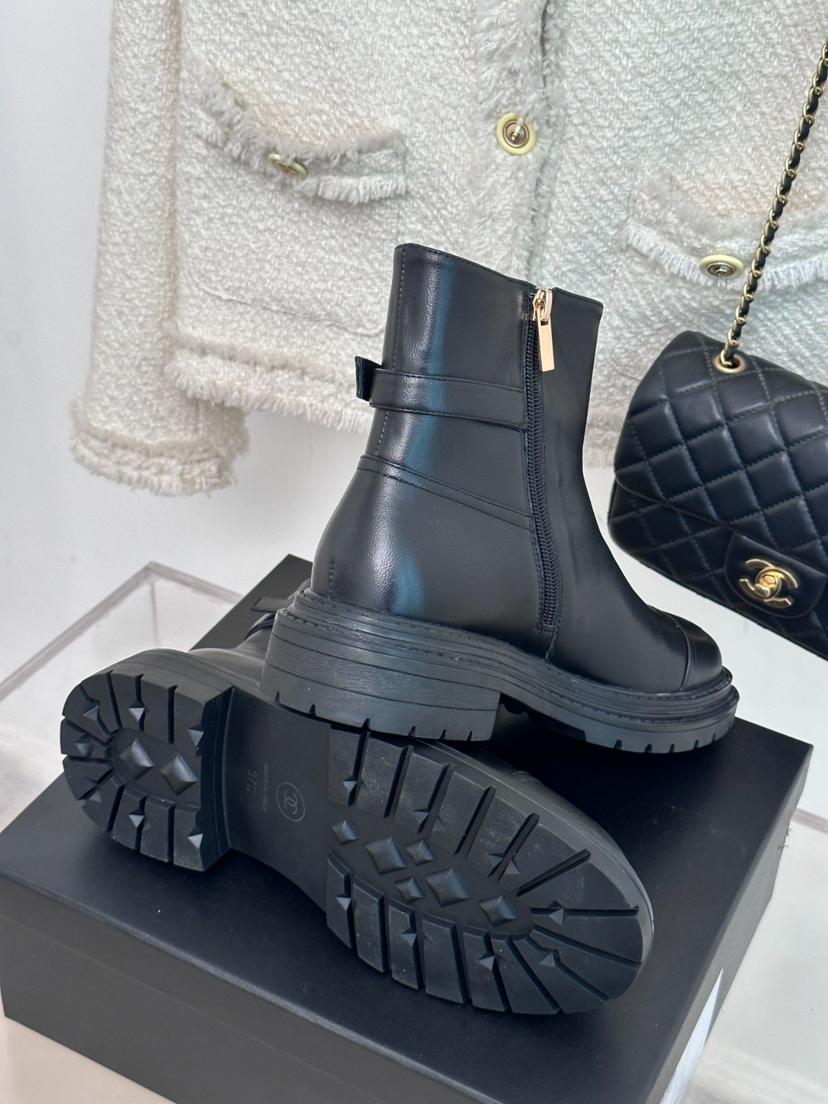 023 42123130 SIZE 35-41