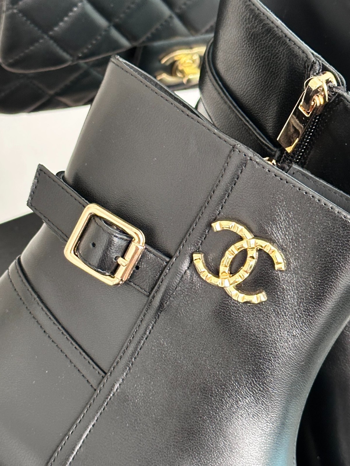 023 42123130 SIZE 35-41