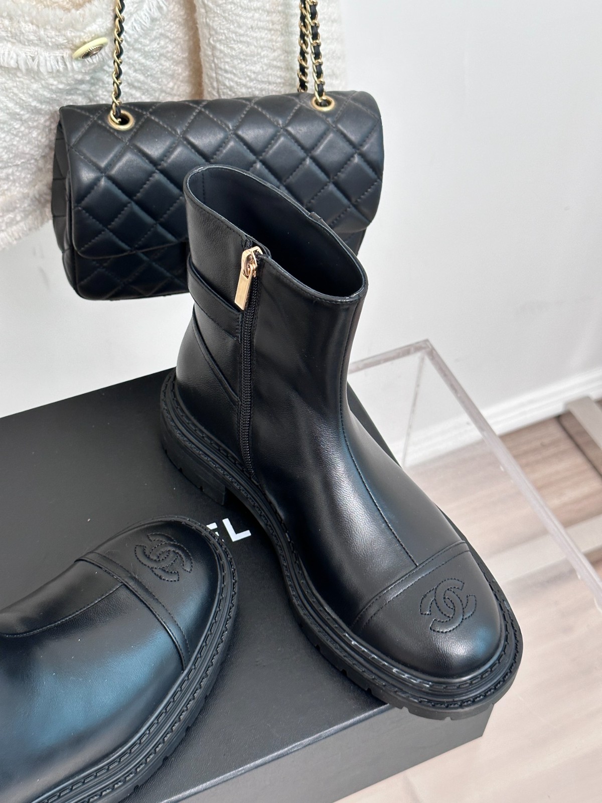 023 42123130 SIZE 35-41