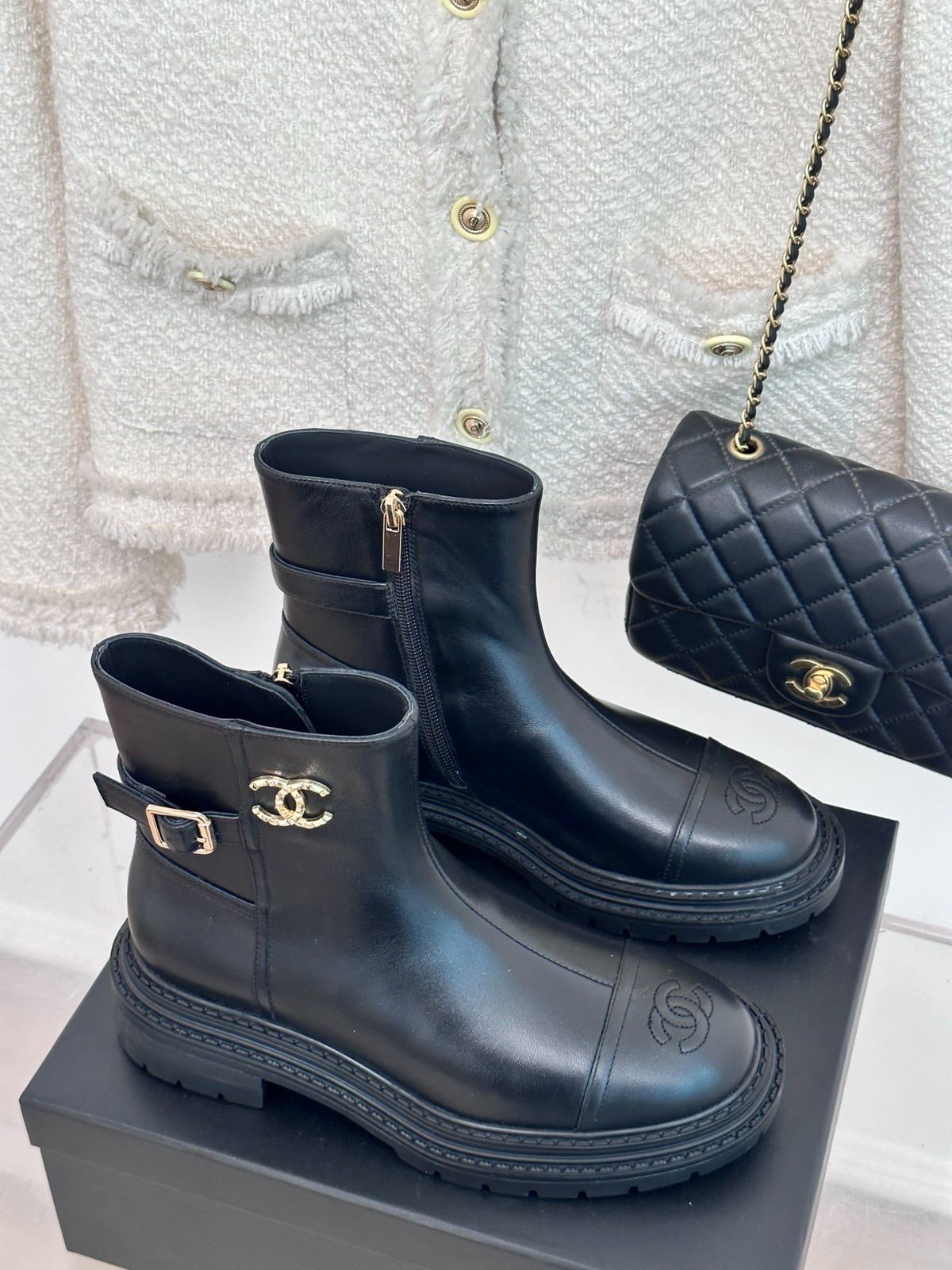 023 42123130 SIZE 35-41