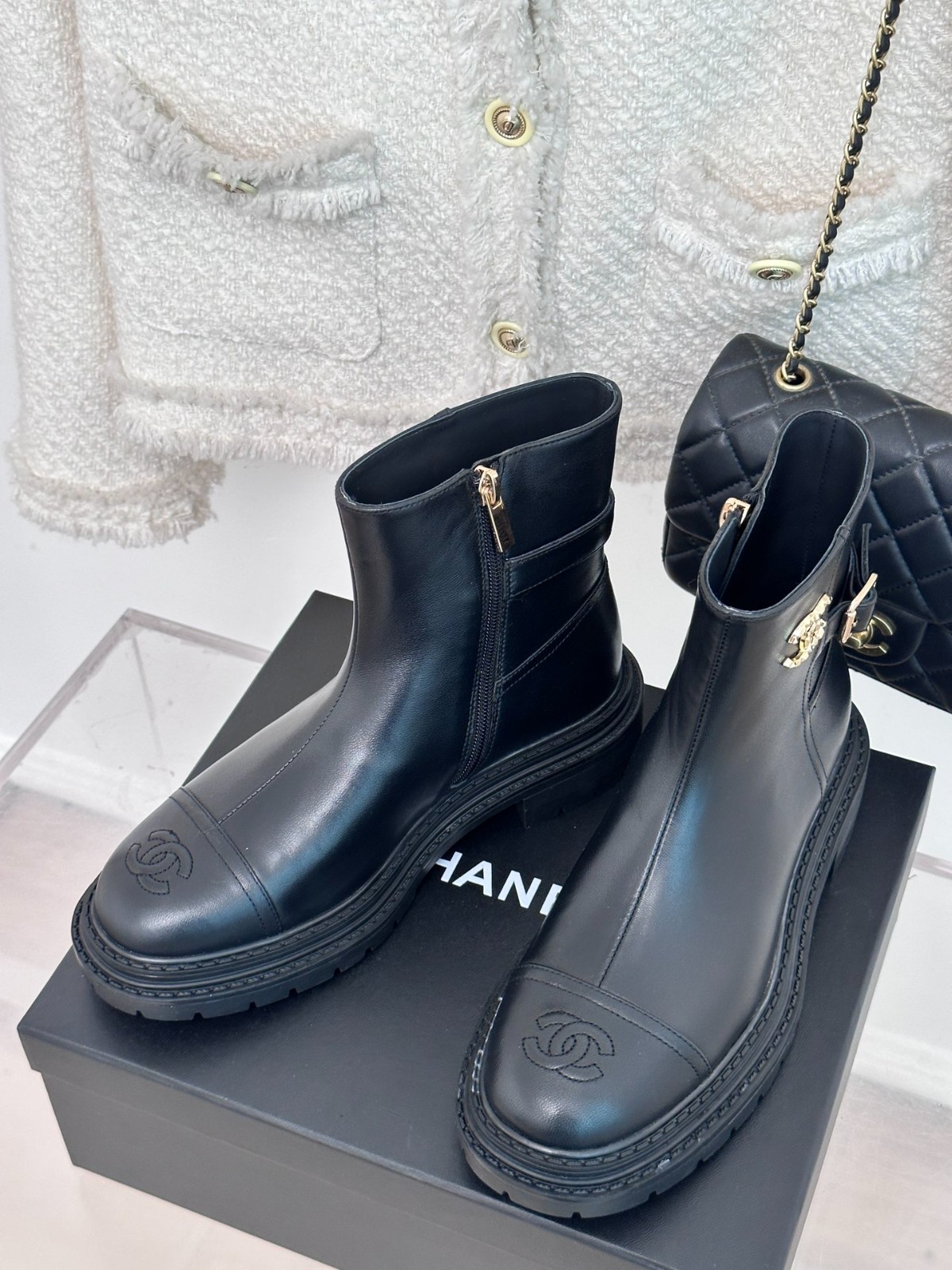 023 42123130 SIZE 35-41