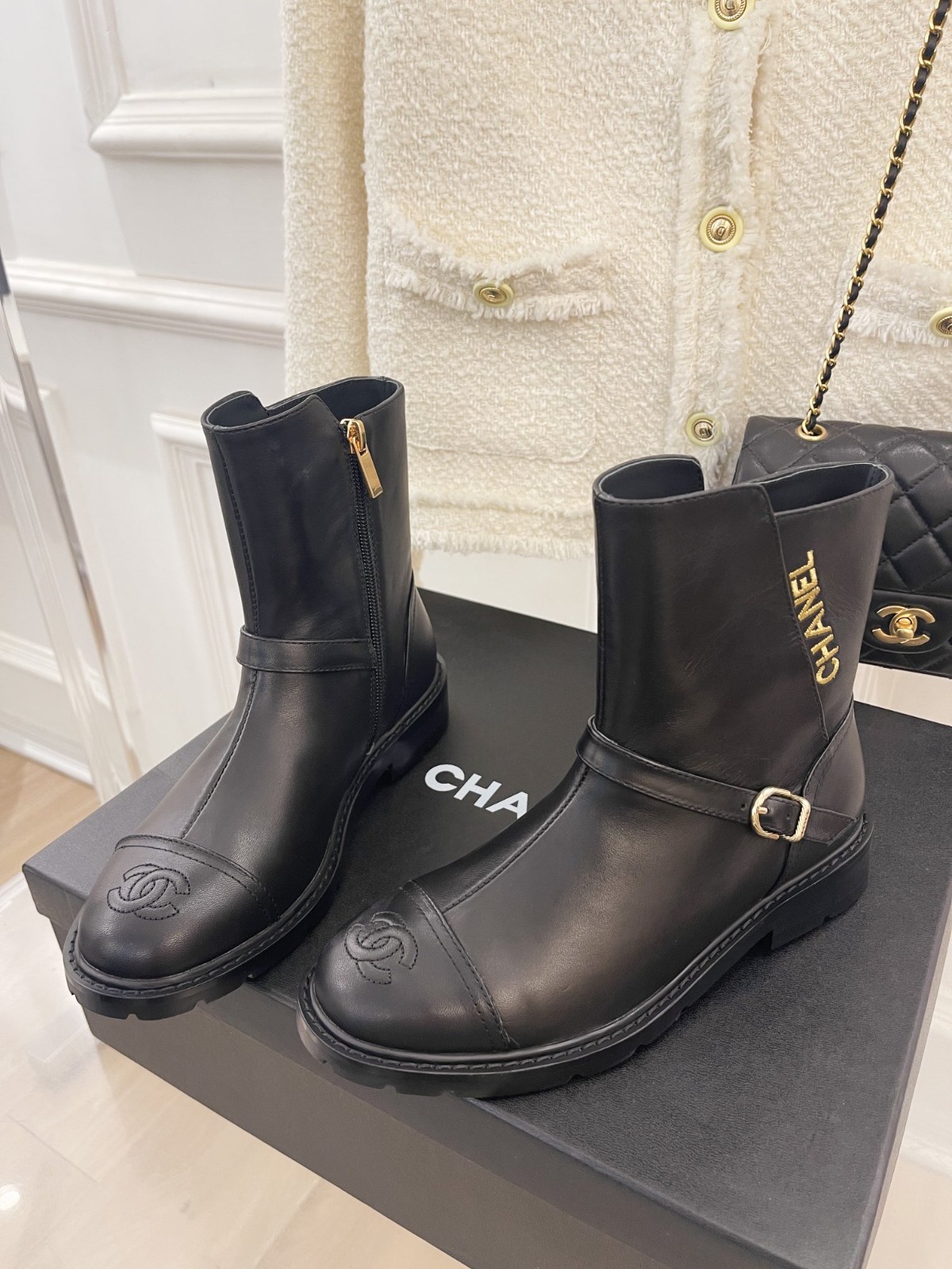 115 38123123 SIZE 35-41