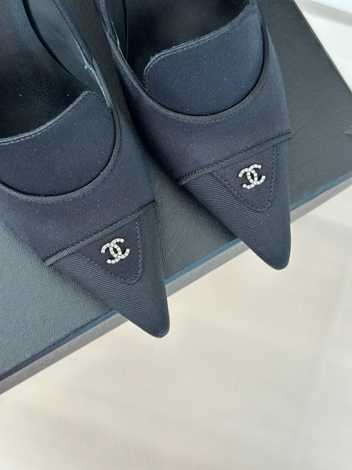 011 33123111 SIZE 35-40