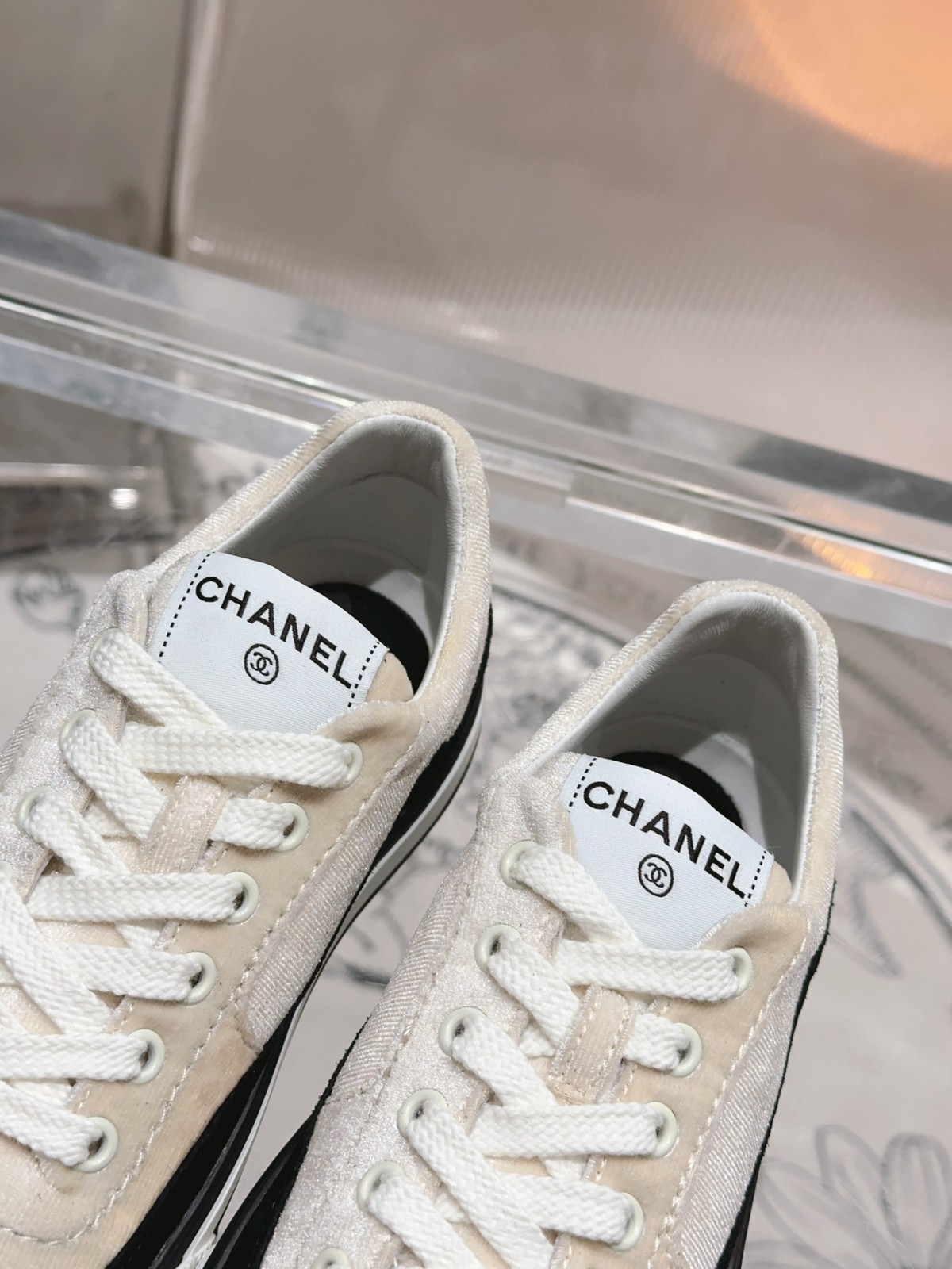 015 33123111 SIZE 35-41