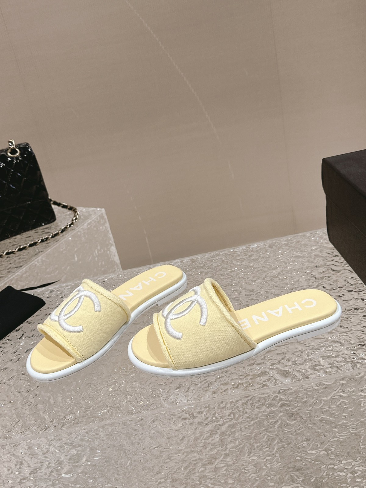 106 33123111 SIZE 34-41