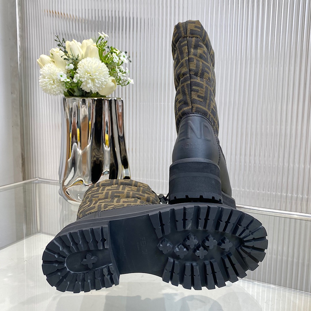 076 39123125 SIZE 35-41