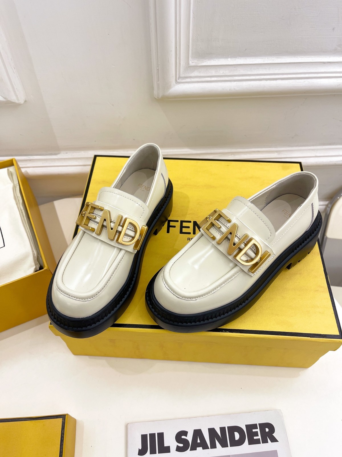 069 37123125 SIZE 35-41