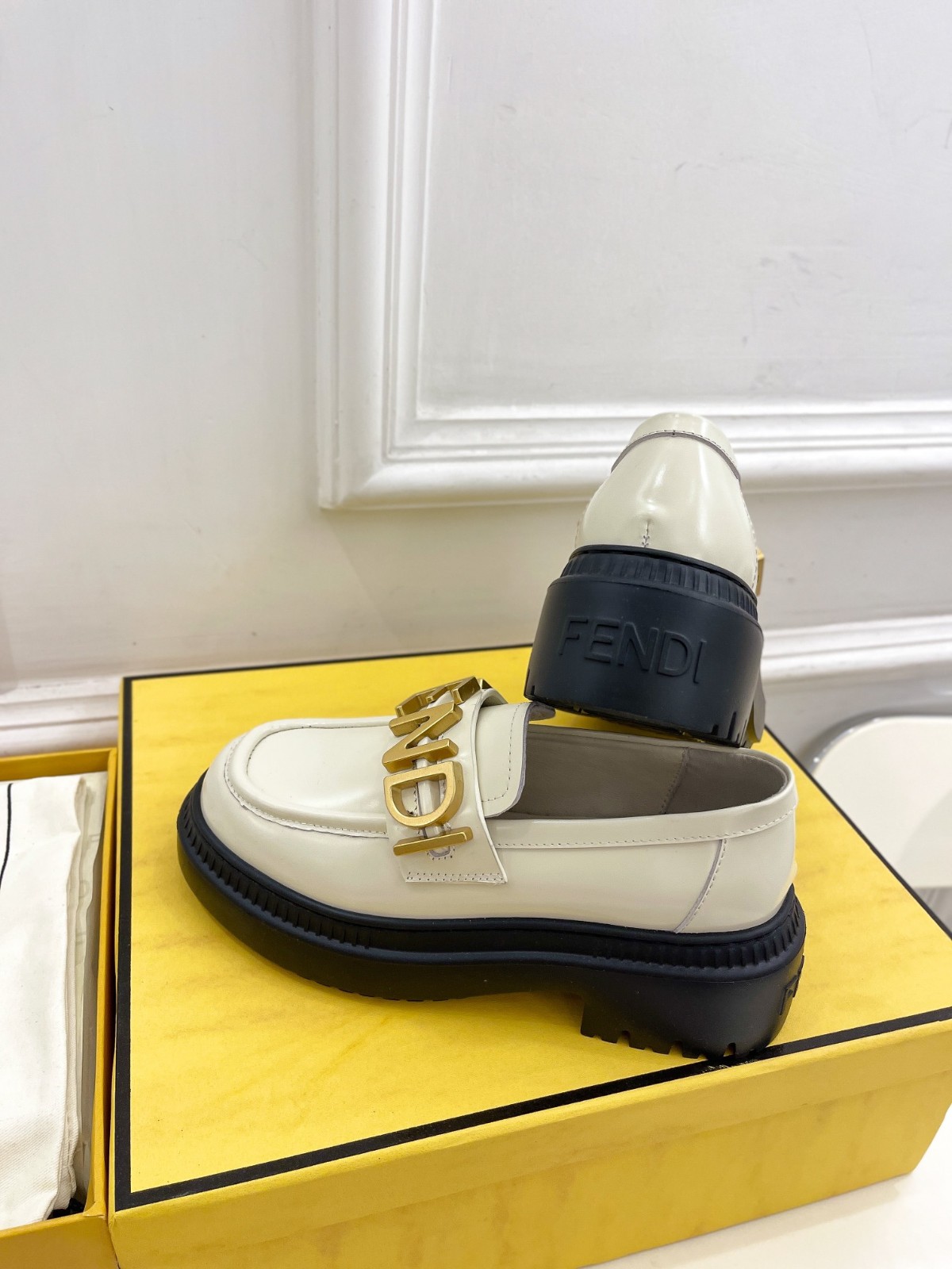 069 37123125 SIZE 35-41