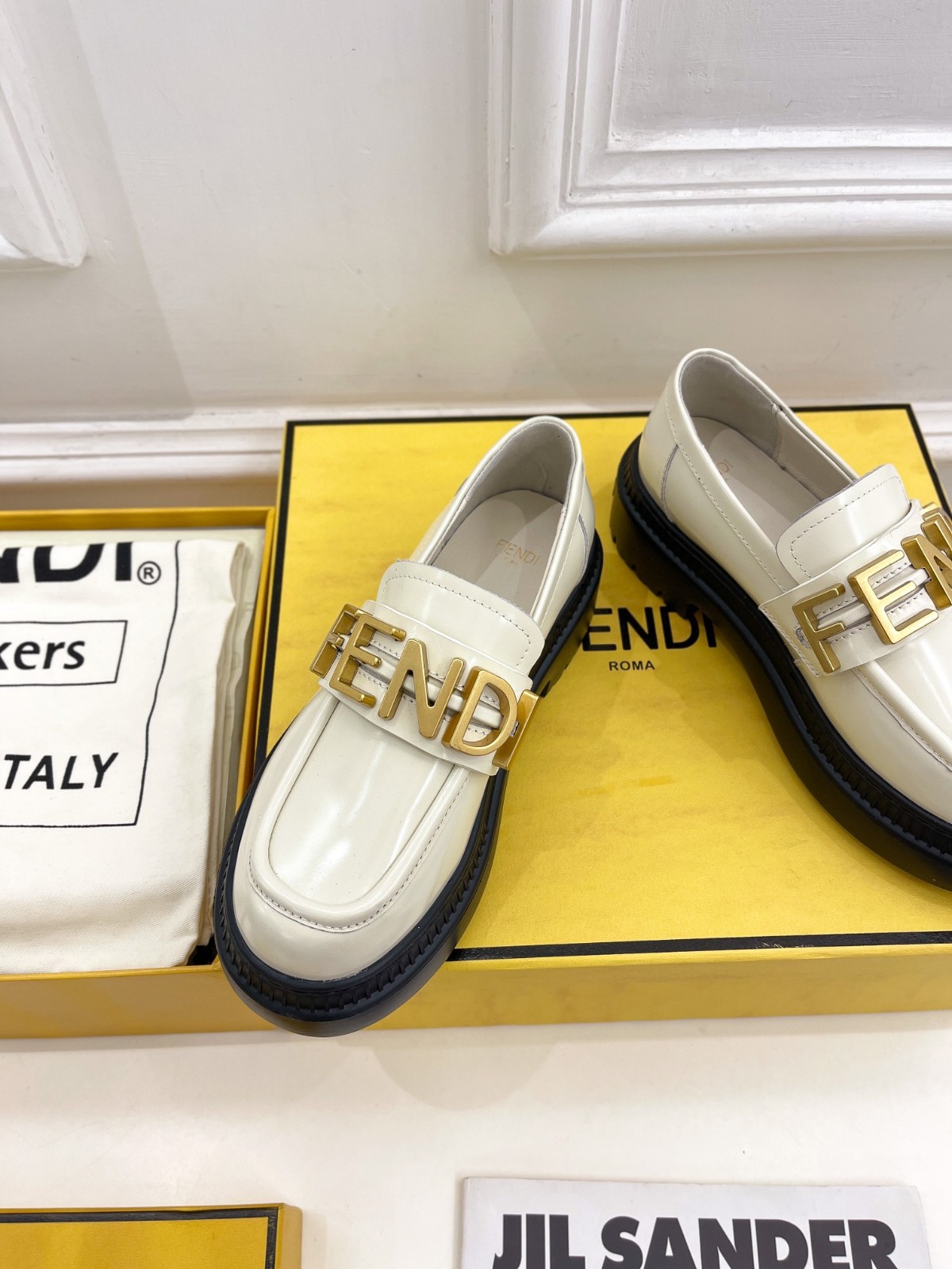 069 37123125 SIZE 35-41