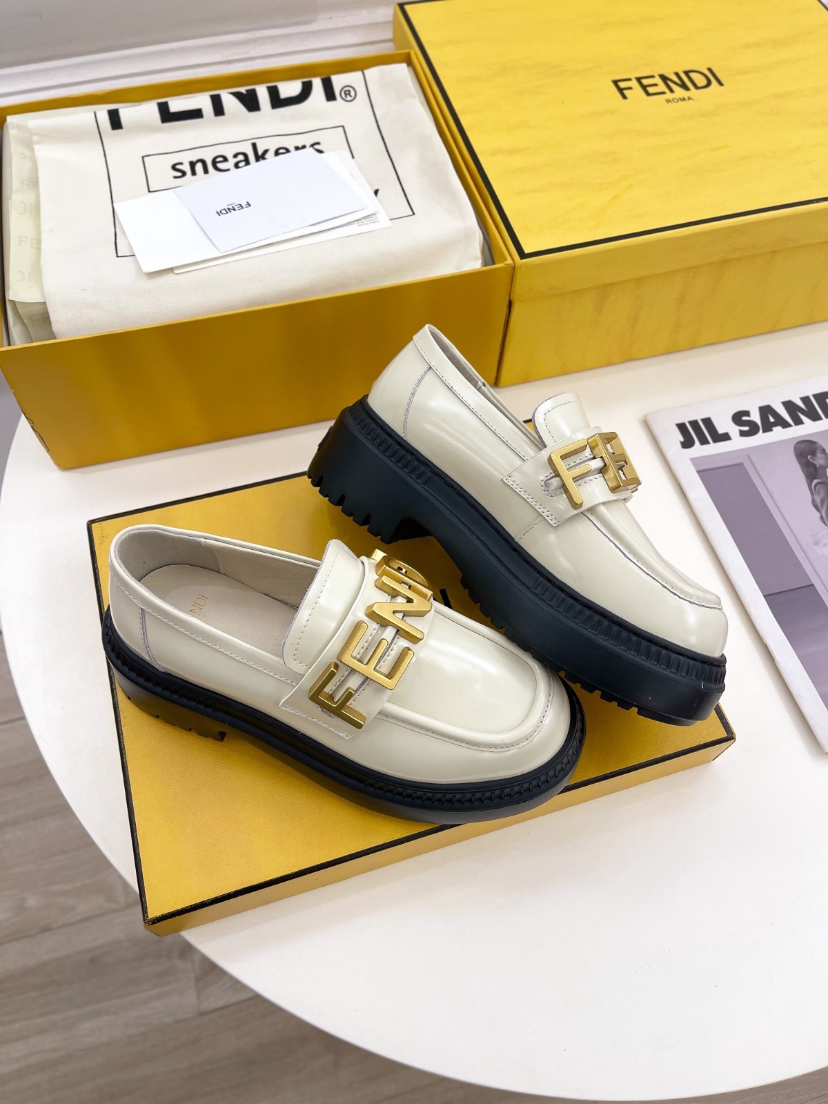 069 37123125 SIZE 35-41