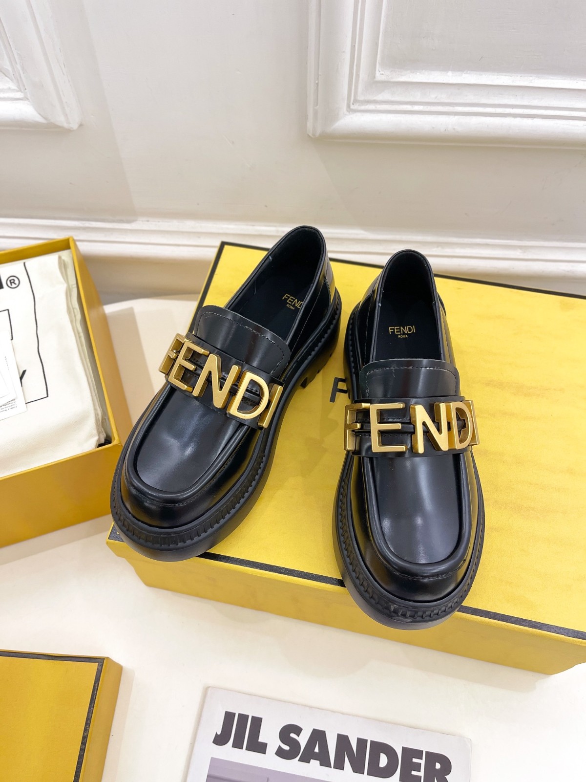 068 37123125 SIZE 35-41