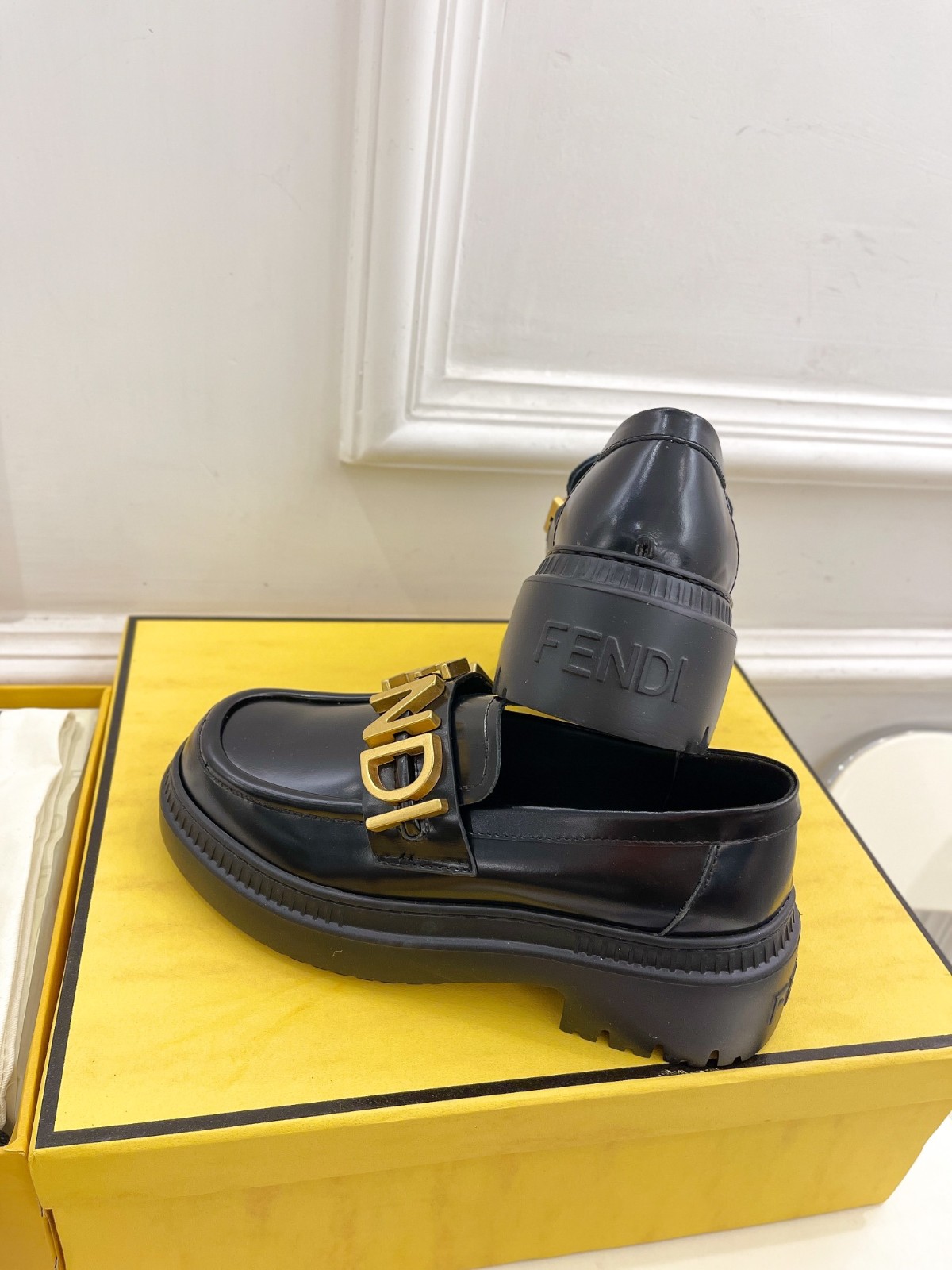 068 37123125 SIZE 35-41
