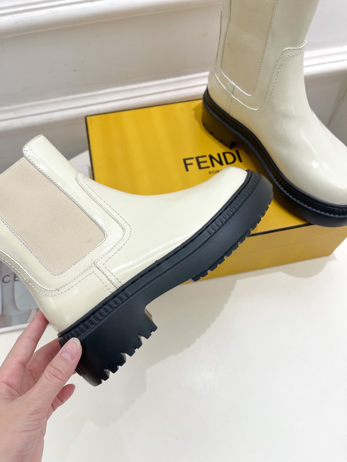 067 42123132 SIZE 35-41