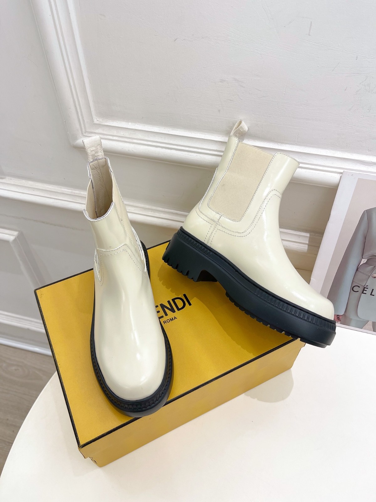 067 42123132 SIZE 35-41
