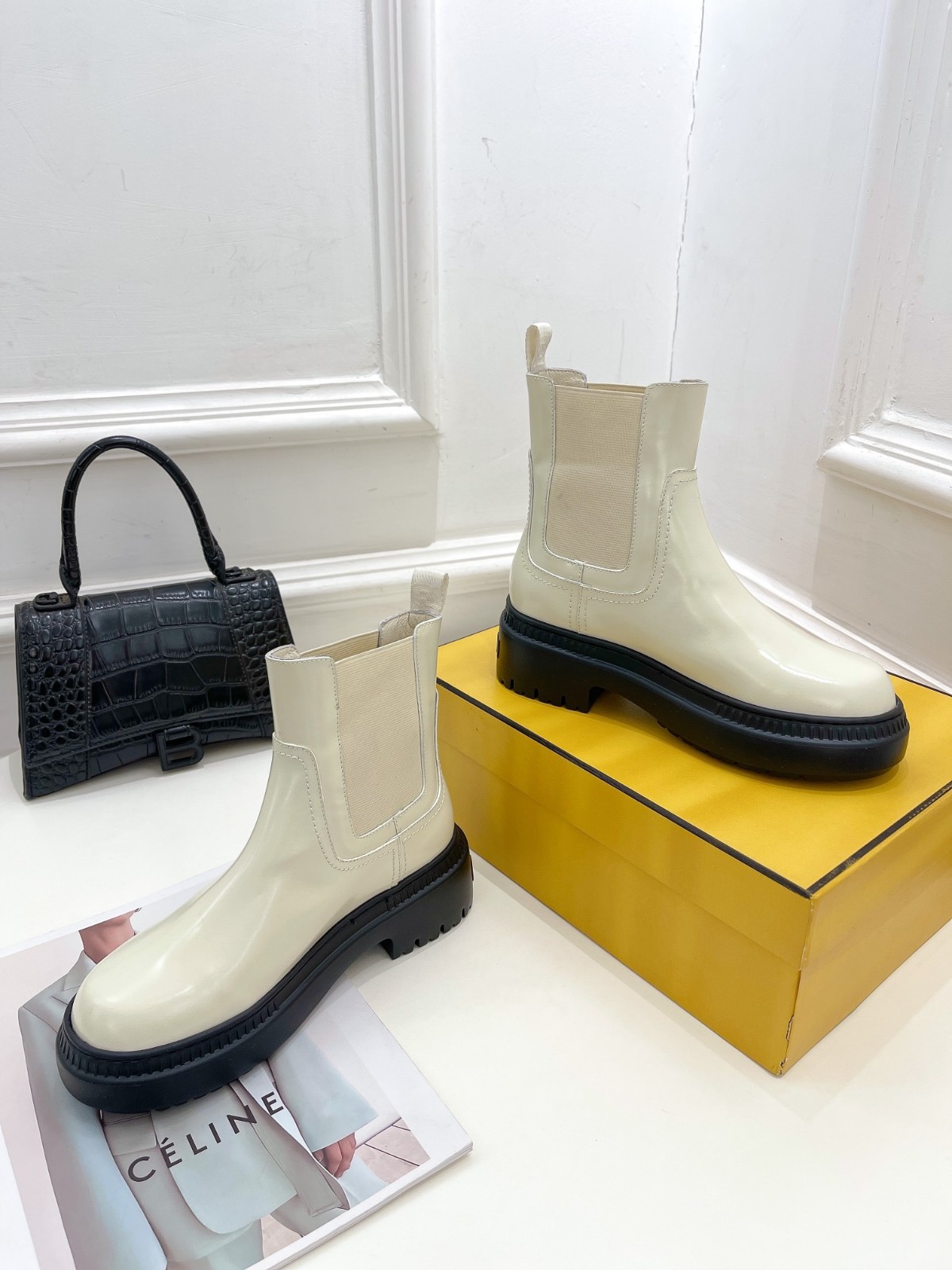 067 42123132 SIZE 35-41