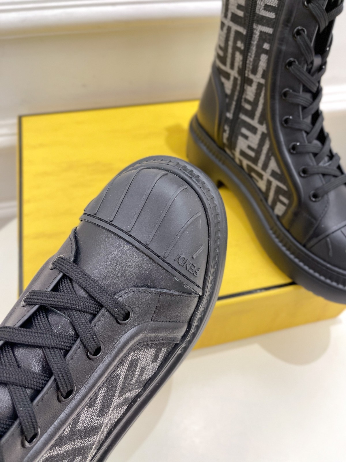 065 42123132 SIZE 35-41