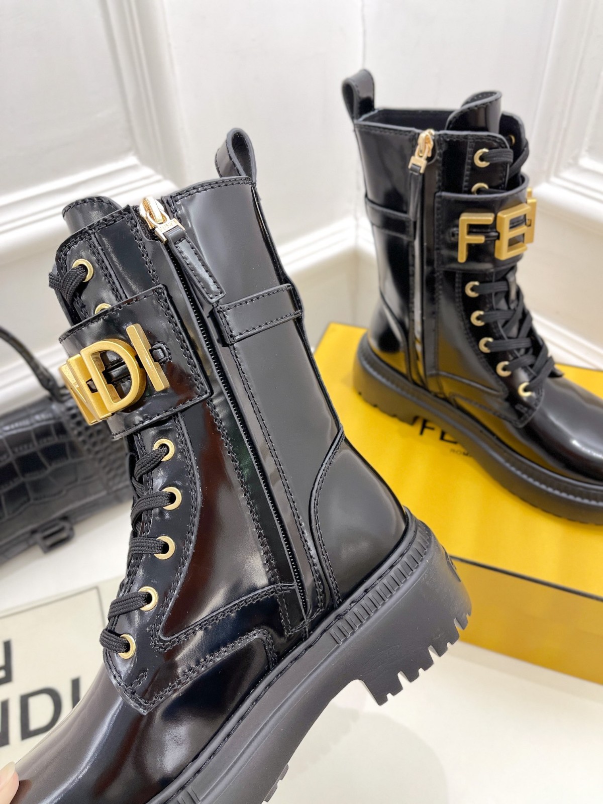 062 42123132 SIZE 35-41