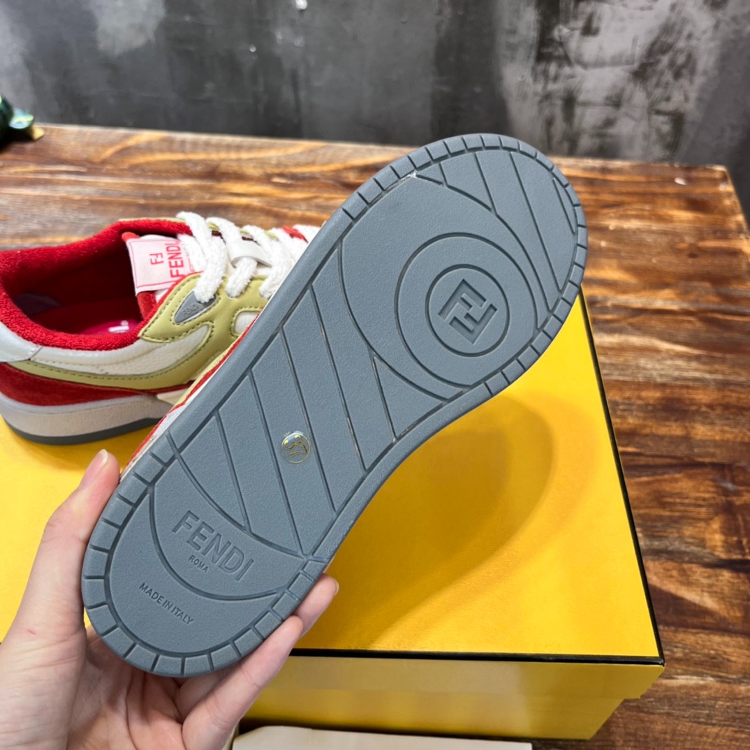 027 39123125 SIZE 35-44