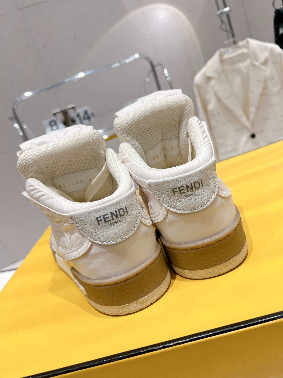 117 36123118 SIZE 35-40