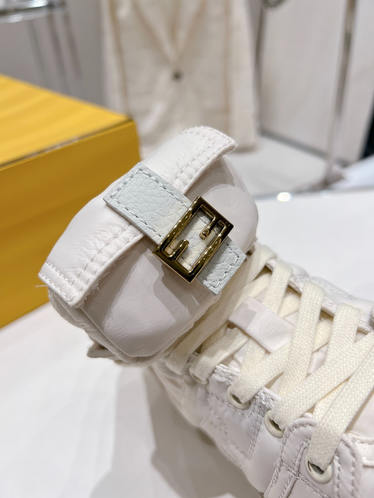 117 36123118 SIZE 35-40