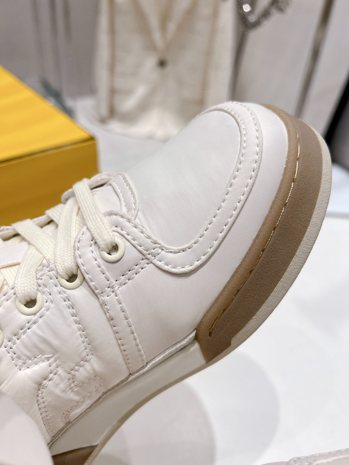 117 36123118 SIZE 35-40