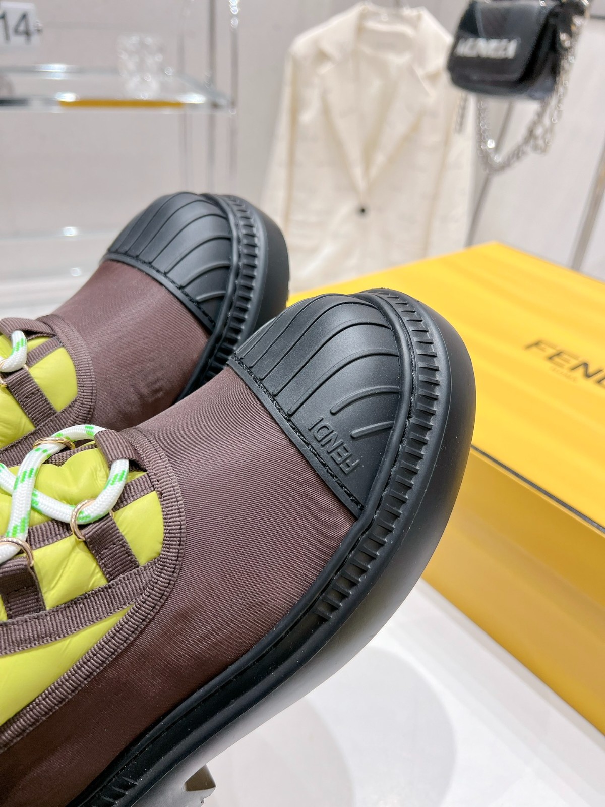 106 39123125 SIZE 35-40