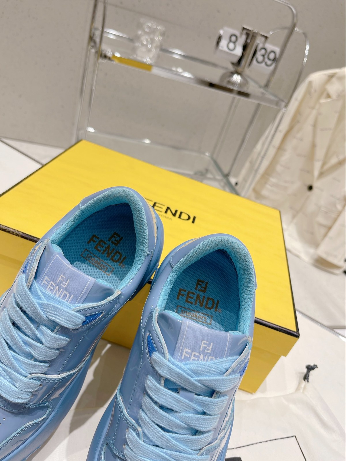 031 38123123 SIZE 35-40