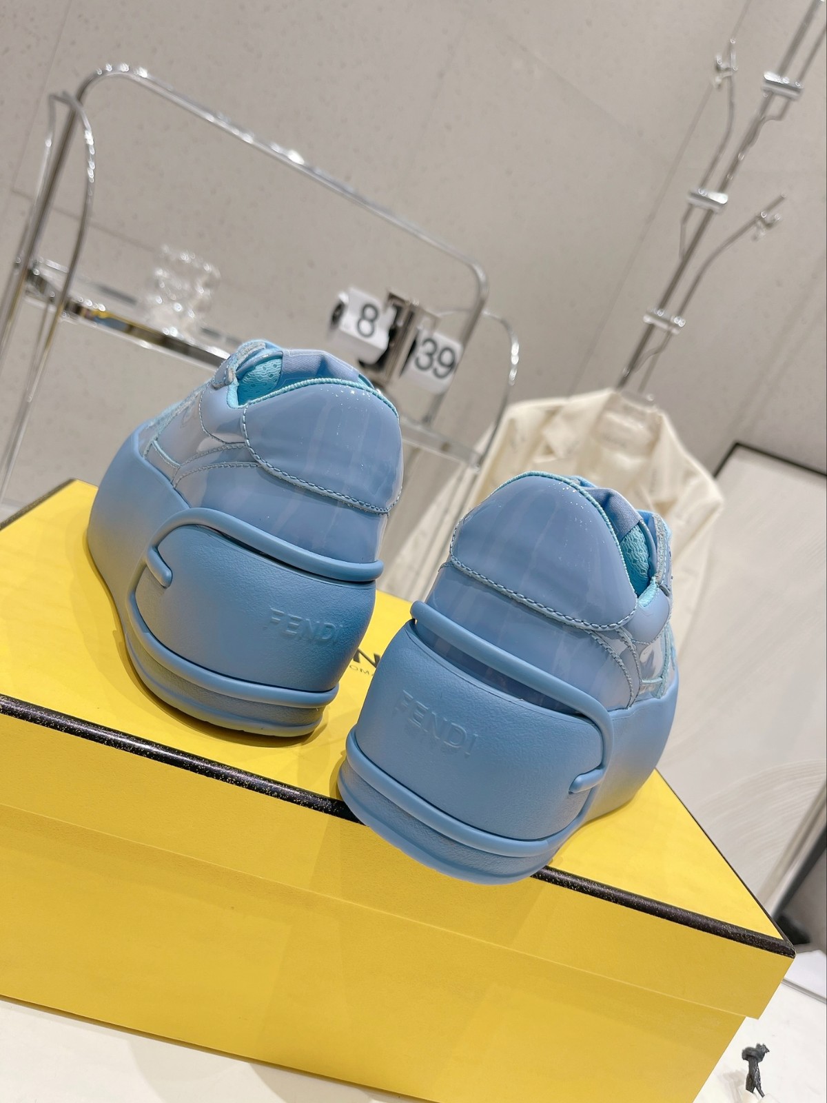 031 38123123 SIZE 35-40