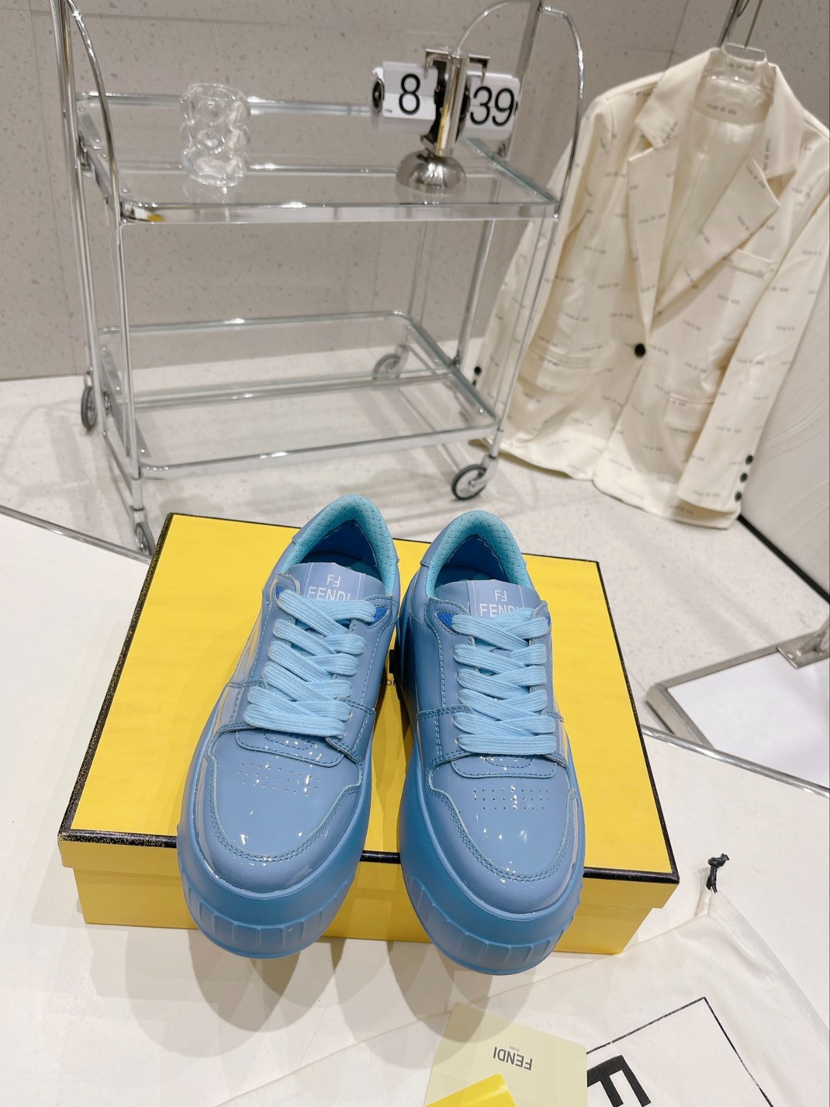 031 38123123 SIZE 35-40