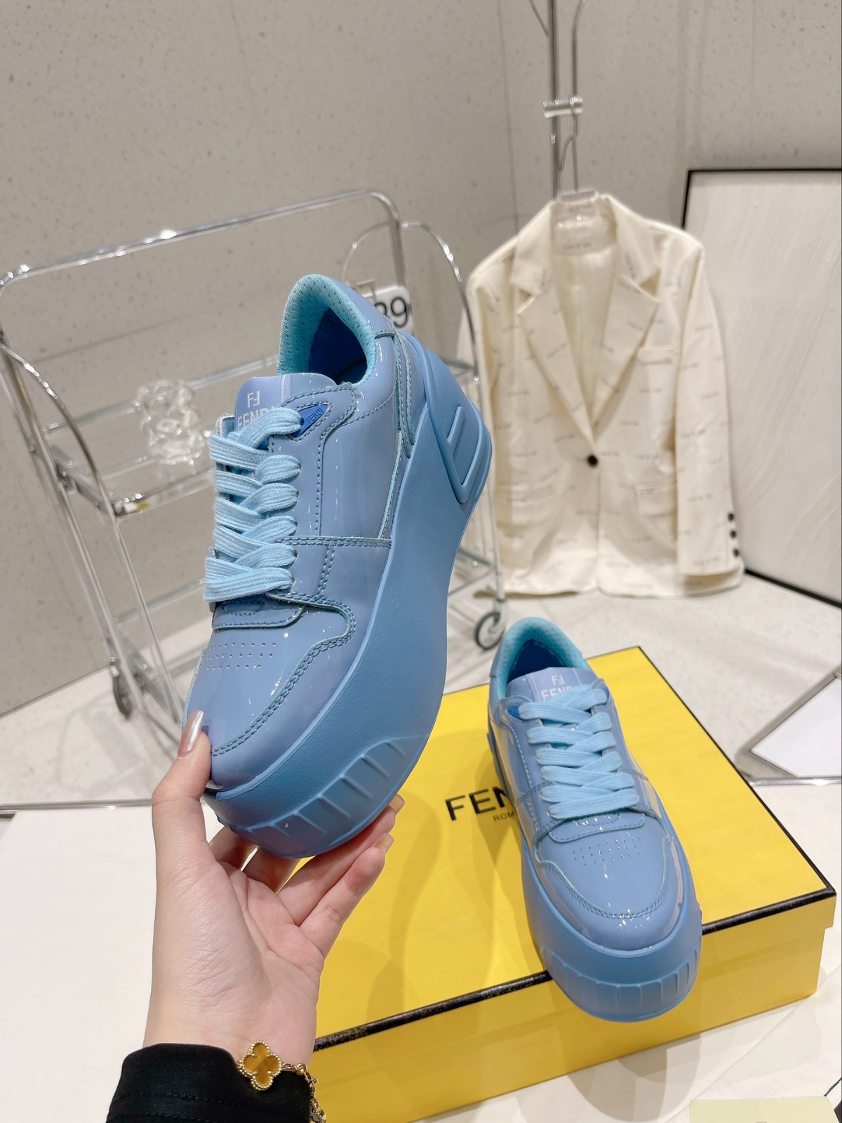 031 38123123 SIZE 35-40