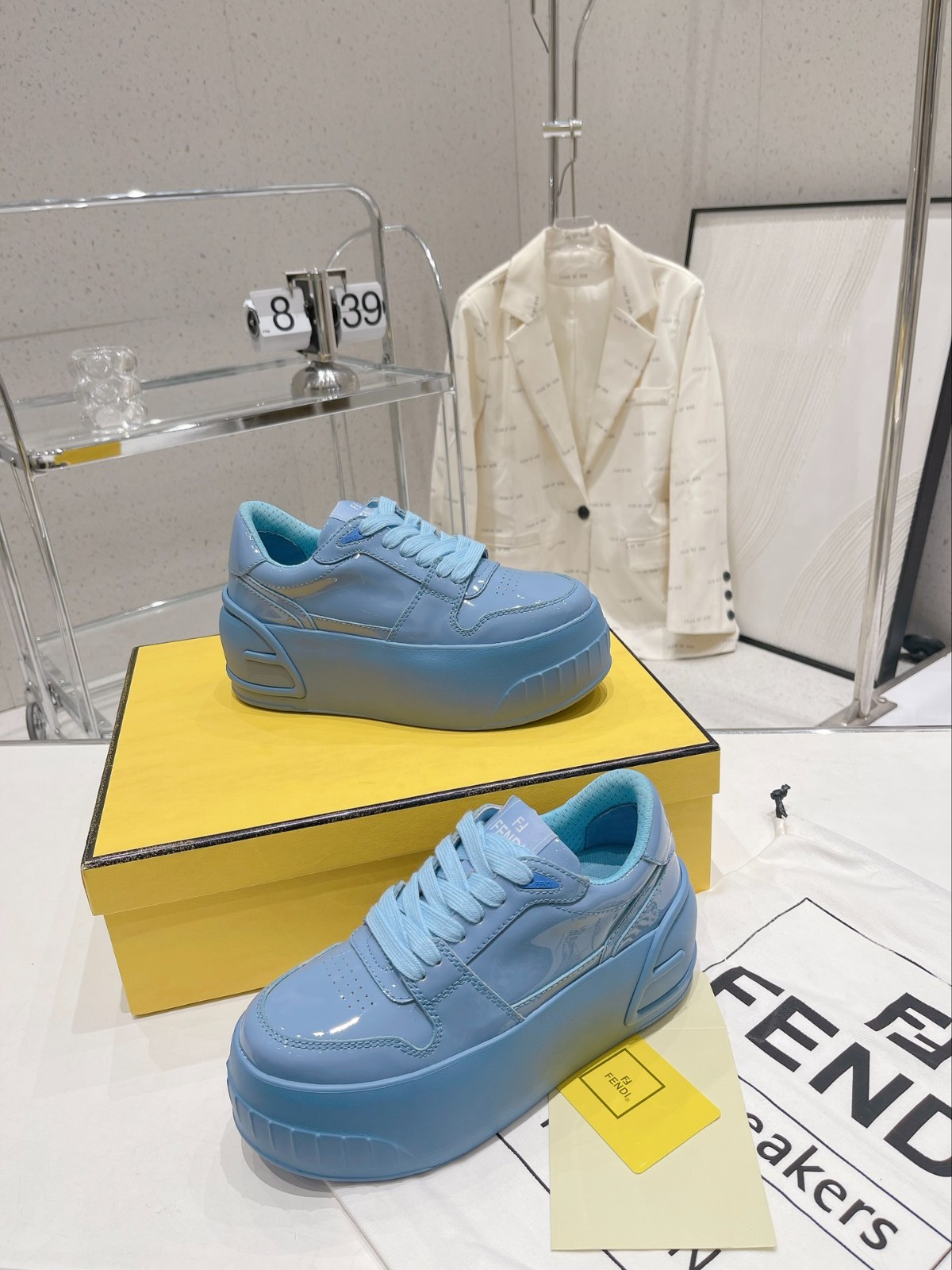 031 38123123 SIZE 35-40